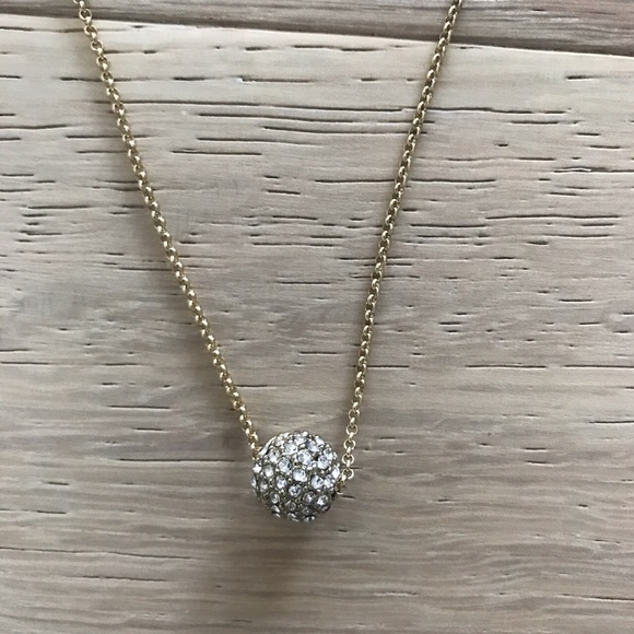 Beautiful necklace - Picture 2 of 2